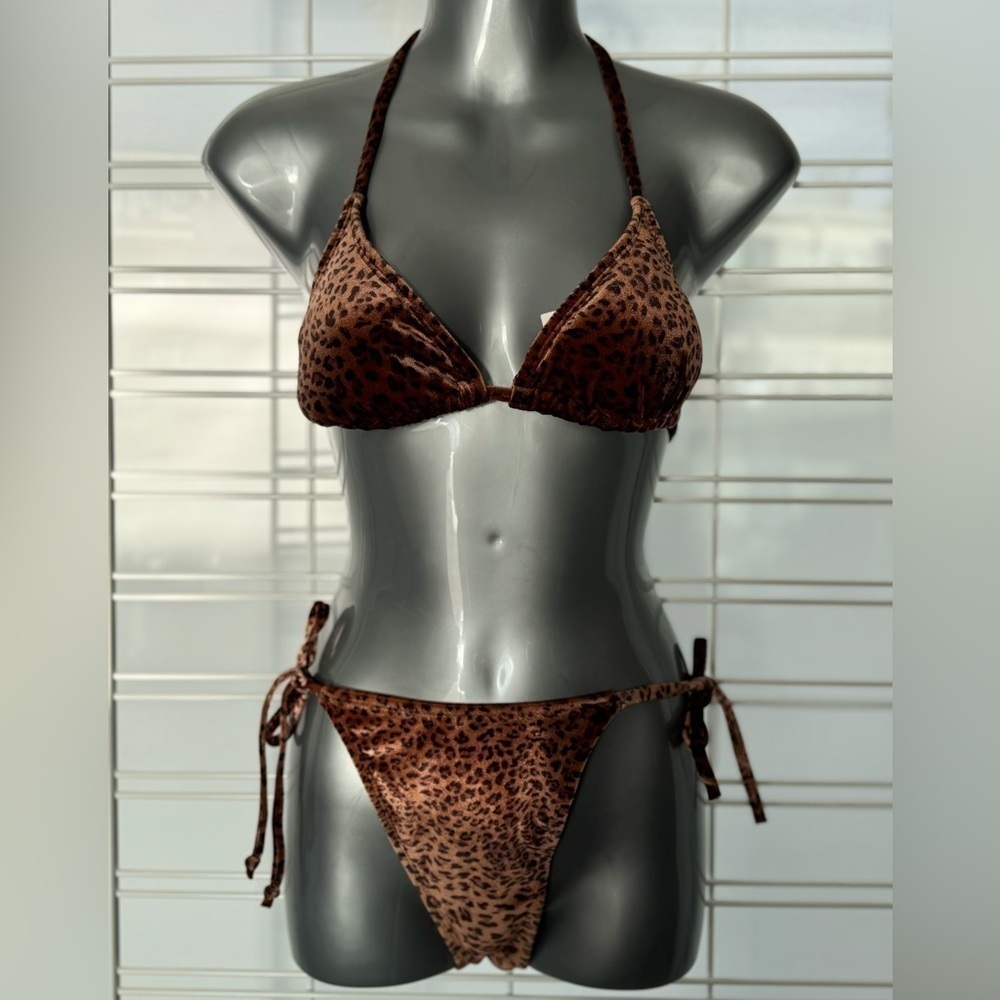 NWT Kendall + Kylie leopard string bikini